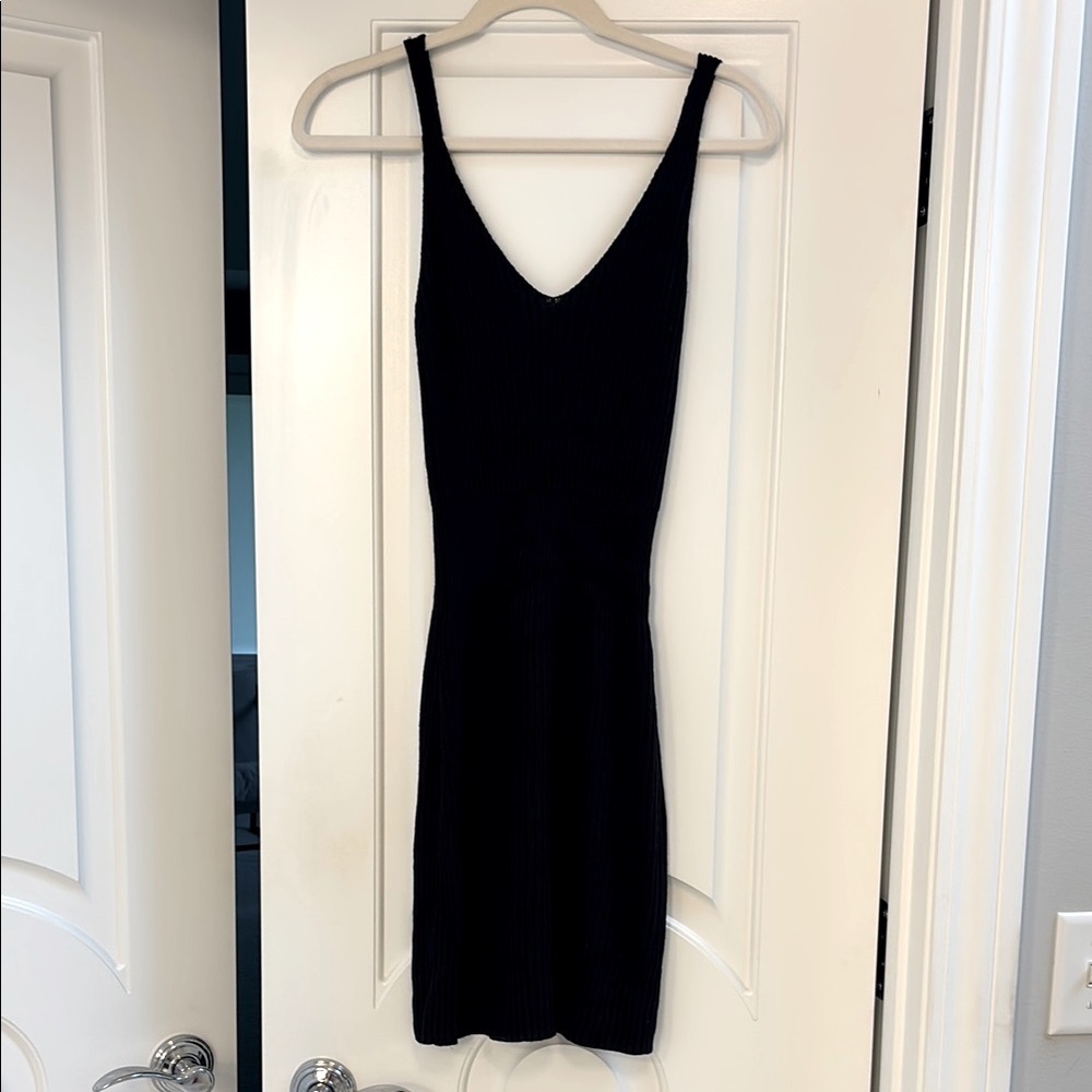 Elegant Black Ribbed Sleeveless Dress
